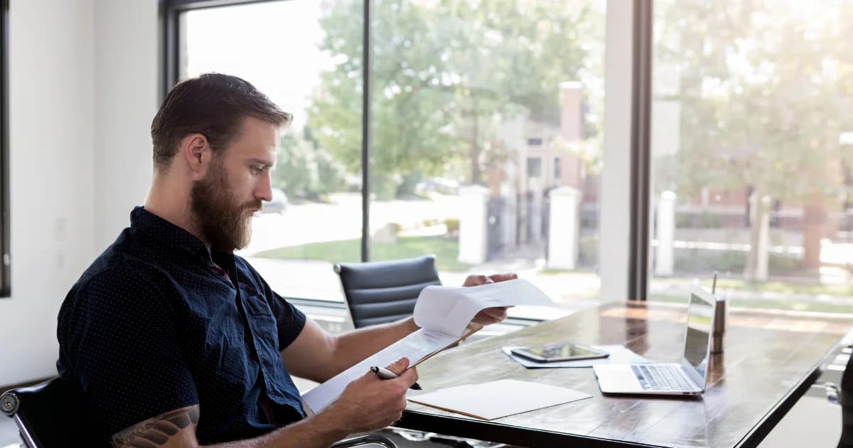 Director planning salary and dividend strategy for 2025/26 UK tax year