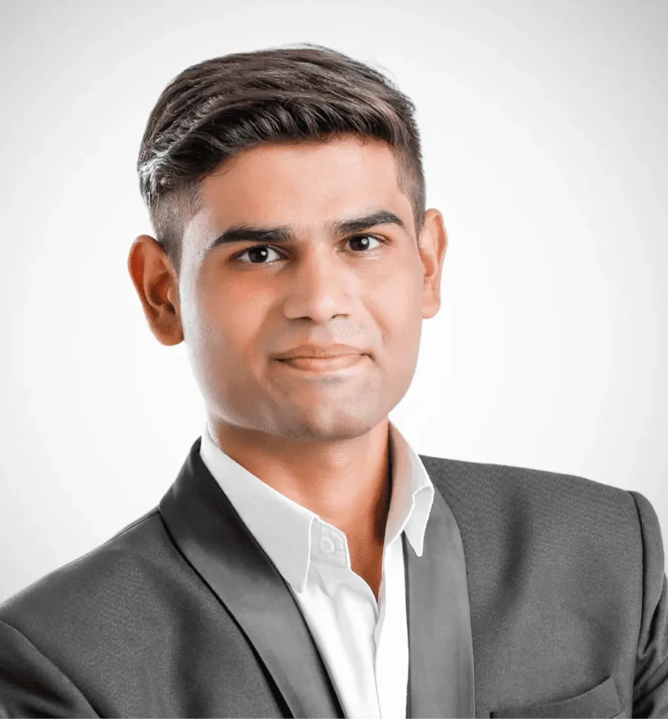 Dipesh, Accountant at Zmartly