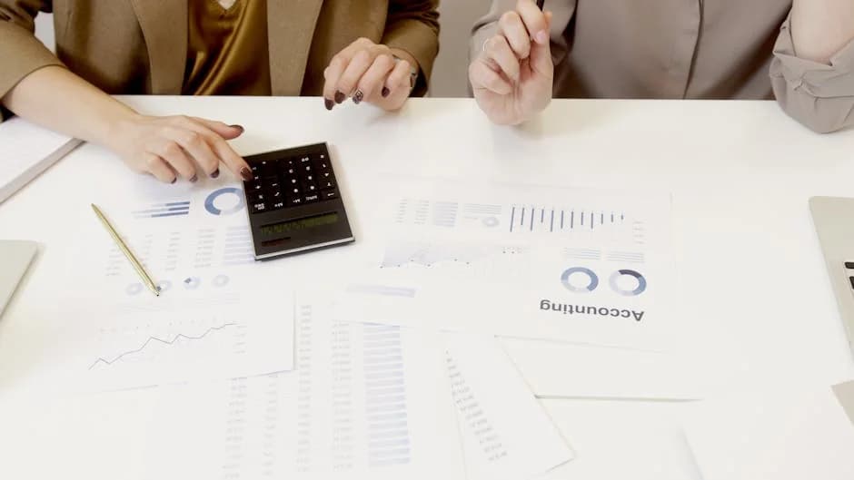 Calendar and notebook on a desk
