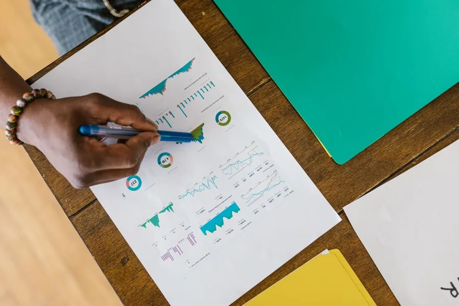Reviewing startup performance charts before claiming SEIS and EIS income tax relief on the investment
